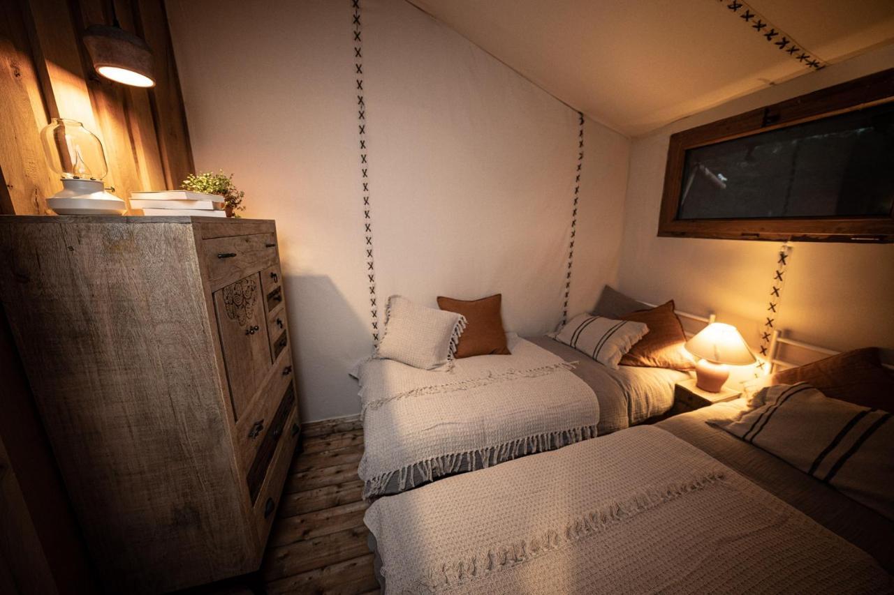Urzeka Hotel Drzewce  Kültér fotó